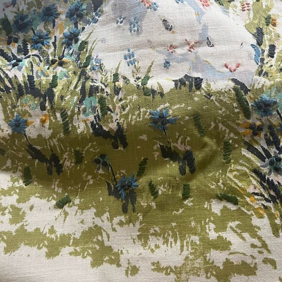 Cynthia Rowley rabbit print with embroidered flowers table runner - Picture 4 of 9